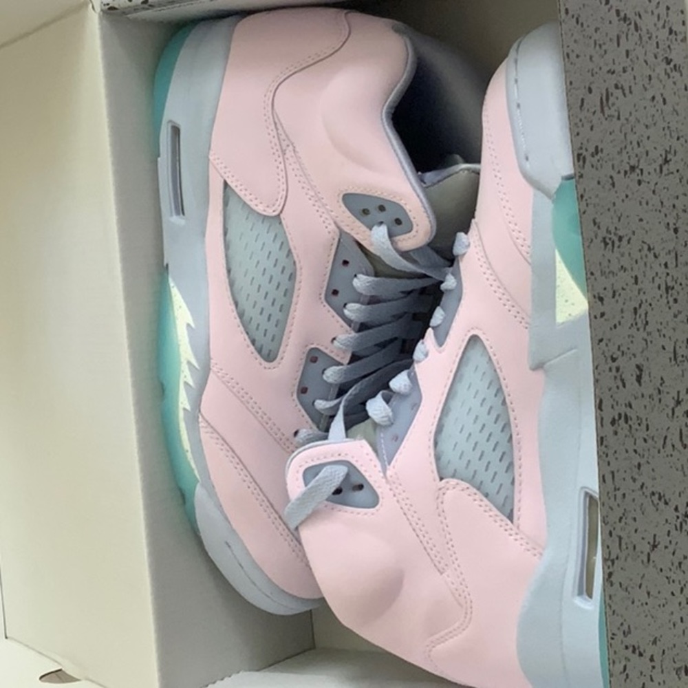 Jordan 5 Easter size 5.5Y